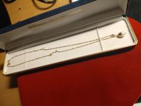 18 karat Guld halsband med vit  pärla