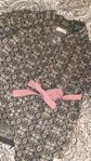 Mönstrad kofta från Odd Molly med rosa knyt
