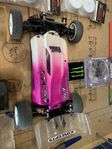 INTECH 1/10 4wd  körs på mattbana
