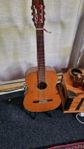 Akustisk gitarr av märket J. Watson & Co, modell G70.