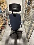 Kinnarps kontorsstol med nackstöd – ergonomisk