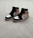 Air Jordan Mids i Arctic pink