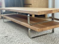 2st IKEA Vägghyllor 119 x 28 cm i massiv ek med konsoler