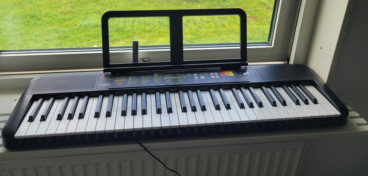 Keyboard Yamaha PSR-F52