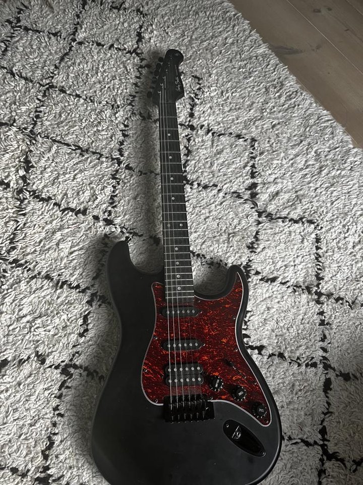Harley Benton ST-20HSS