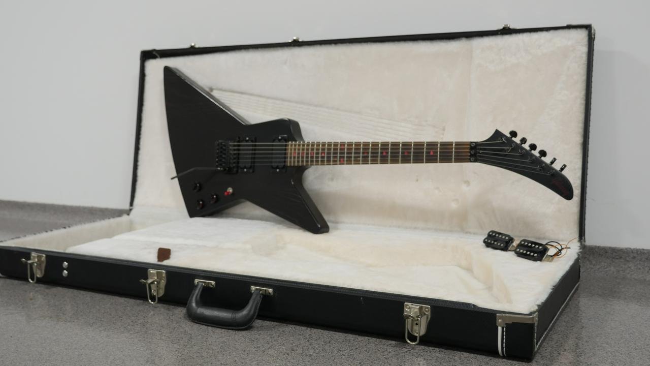 Gibson Explorer Vampire Blood...
