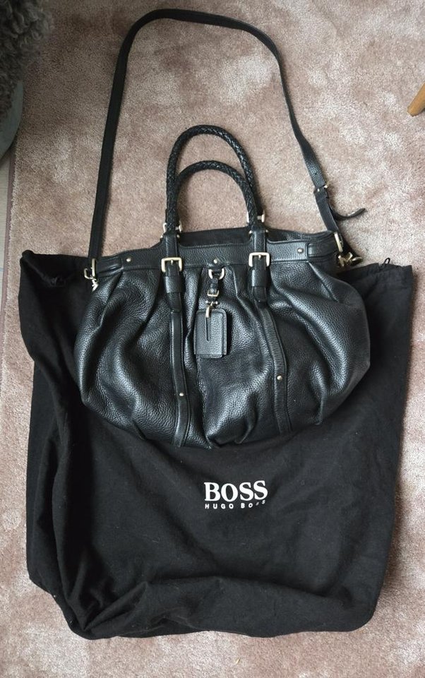 Hugo Boss väska i skinn
