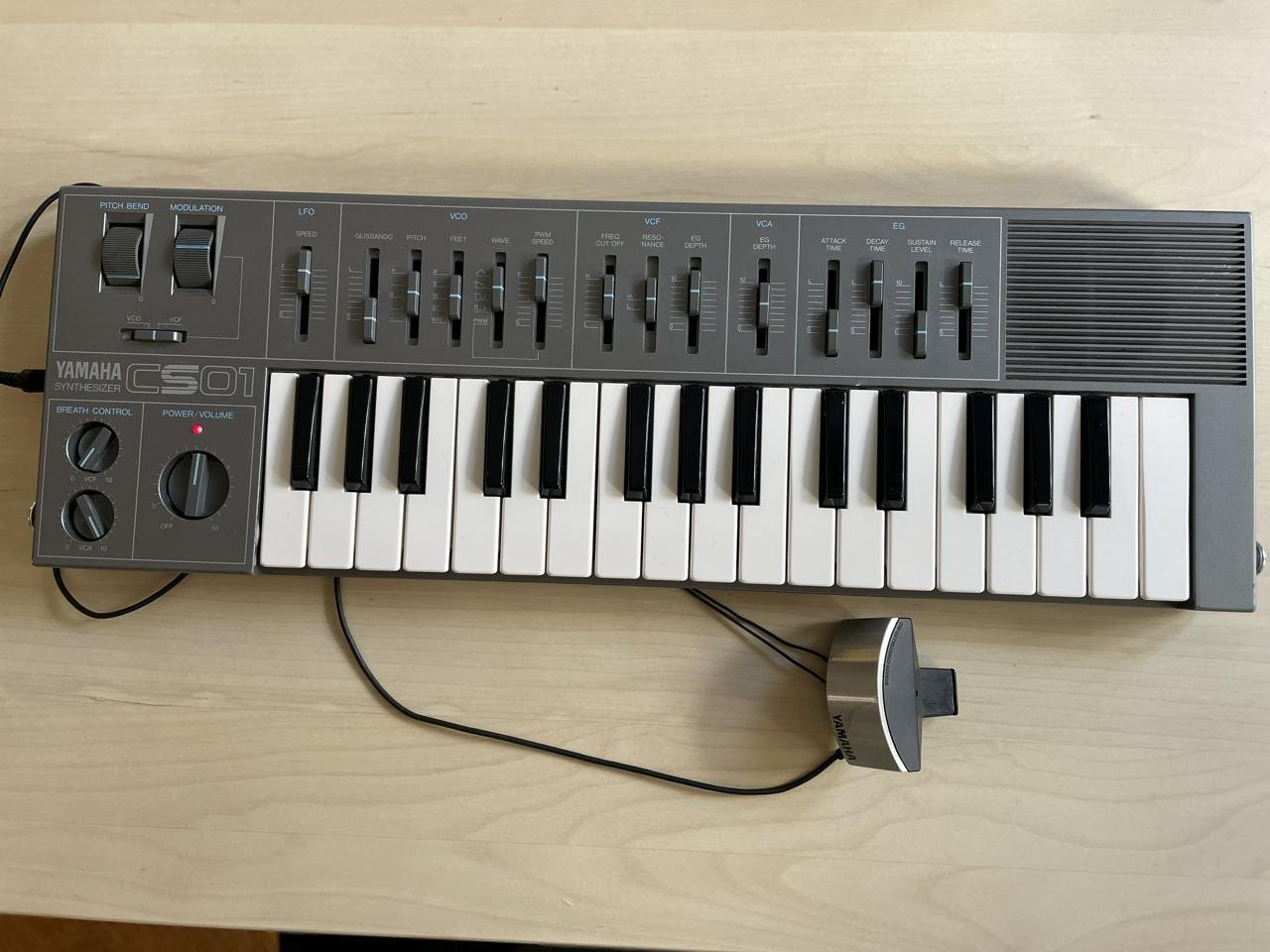 synthesizer Yamaha CS01