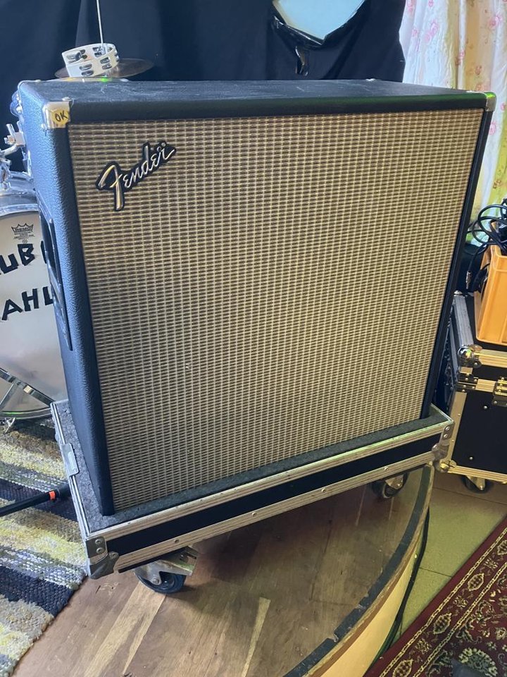 Fender DT412 låda + hardcase