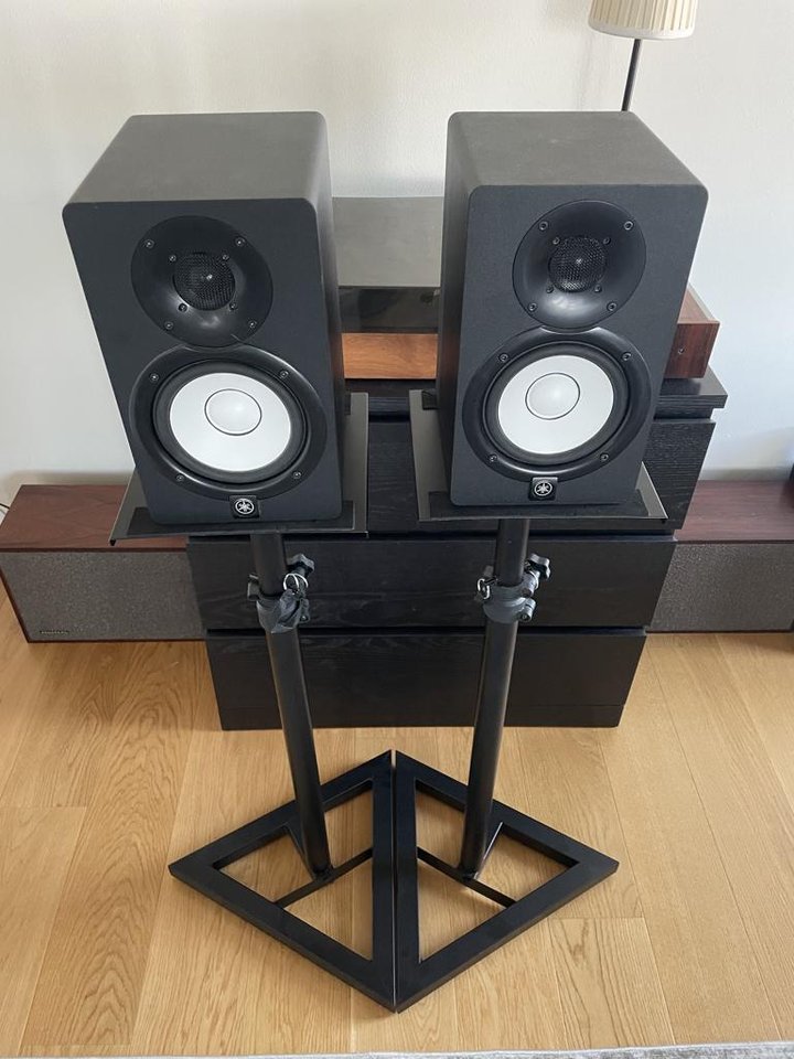 Yamaha HS5 + stativ