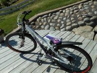 Scott Contessa Junior 24 tum 18-växlar.