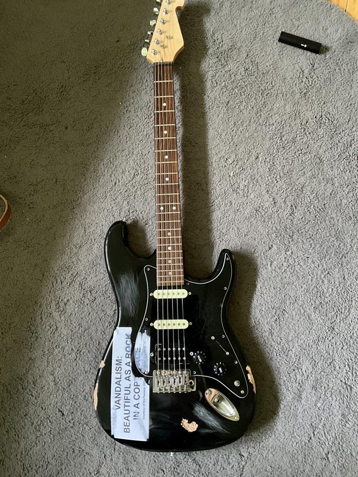 Kurt Cobain vandalism strat i...