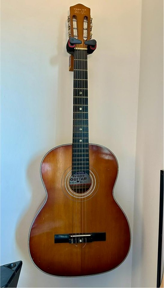 Yamaha Dynamic Guitar no 10 (...