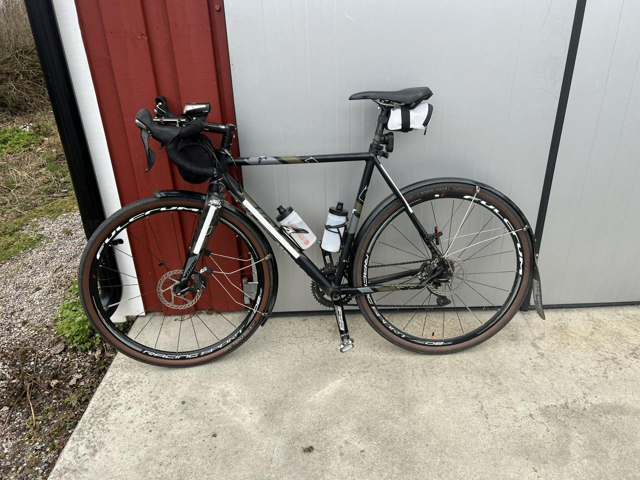 gravel/racer