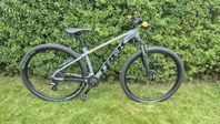 Trek Marlin 6, storlek M