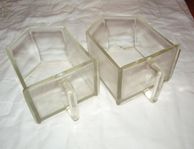 2st Reda skäppor i glas m skador