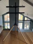 Golvstativ till TV från Andersson svart/ek-design