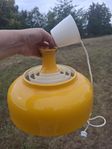 Bumling gul lampa