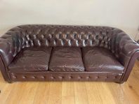 Soffa, Chesterfield modell, från Norell