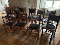 Gamla historiska rejäla stolar