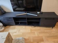 TV-bänk i mycket bra skick