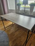 Skrivbord