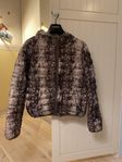 GUESS Lightweight double-sided down jacket. Size S