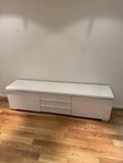 Ikea Hurts eller TV Bänk Bestå