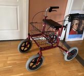 Utomhus rollator med bekväma lufthjul och varukorg