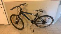 Trek 3700 småfel slumpas för 300kr.,.