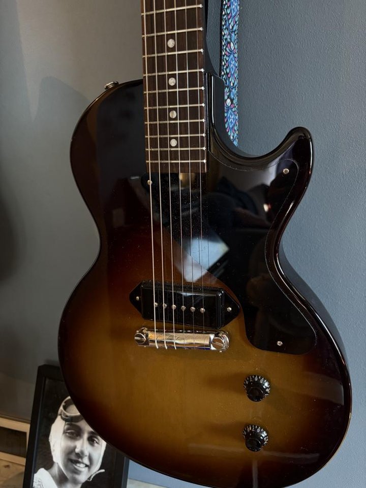 Gibson les Paul Jr 2025 bytes?