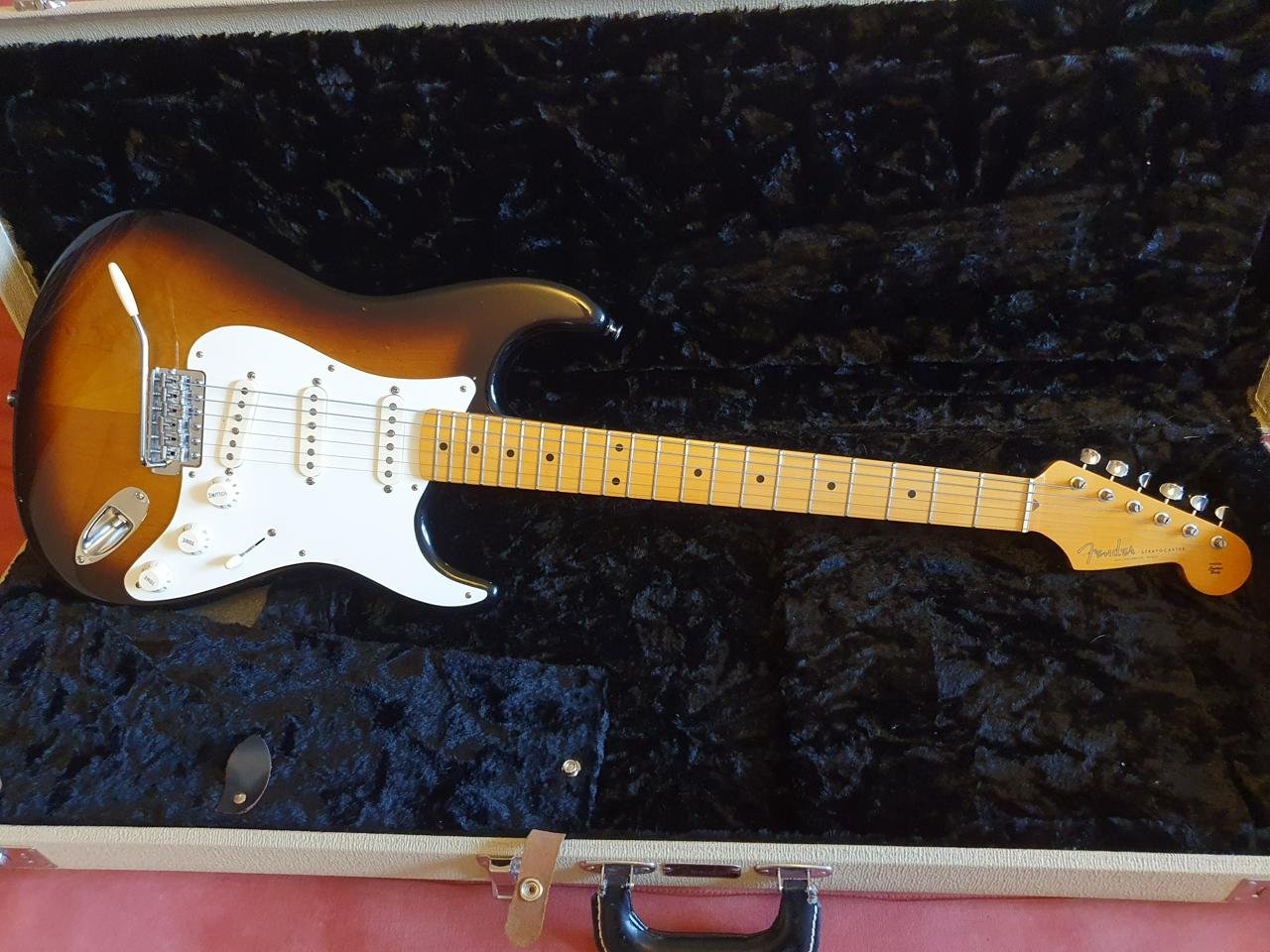 Fender Eric Johnson Stratocas...