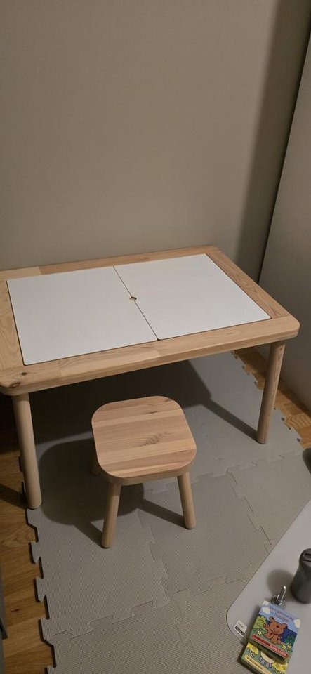 Flisat barnbord och barnpall