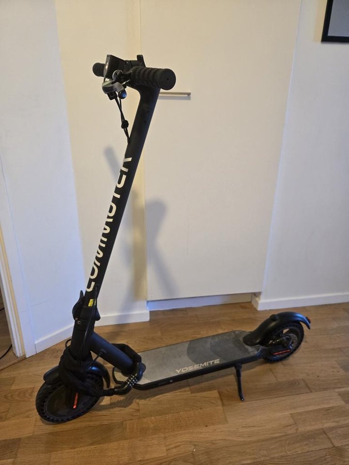 Hoppfällbar elsparkcykel