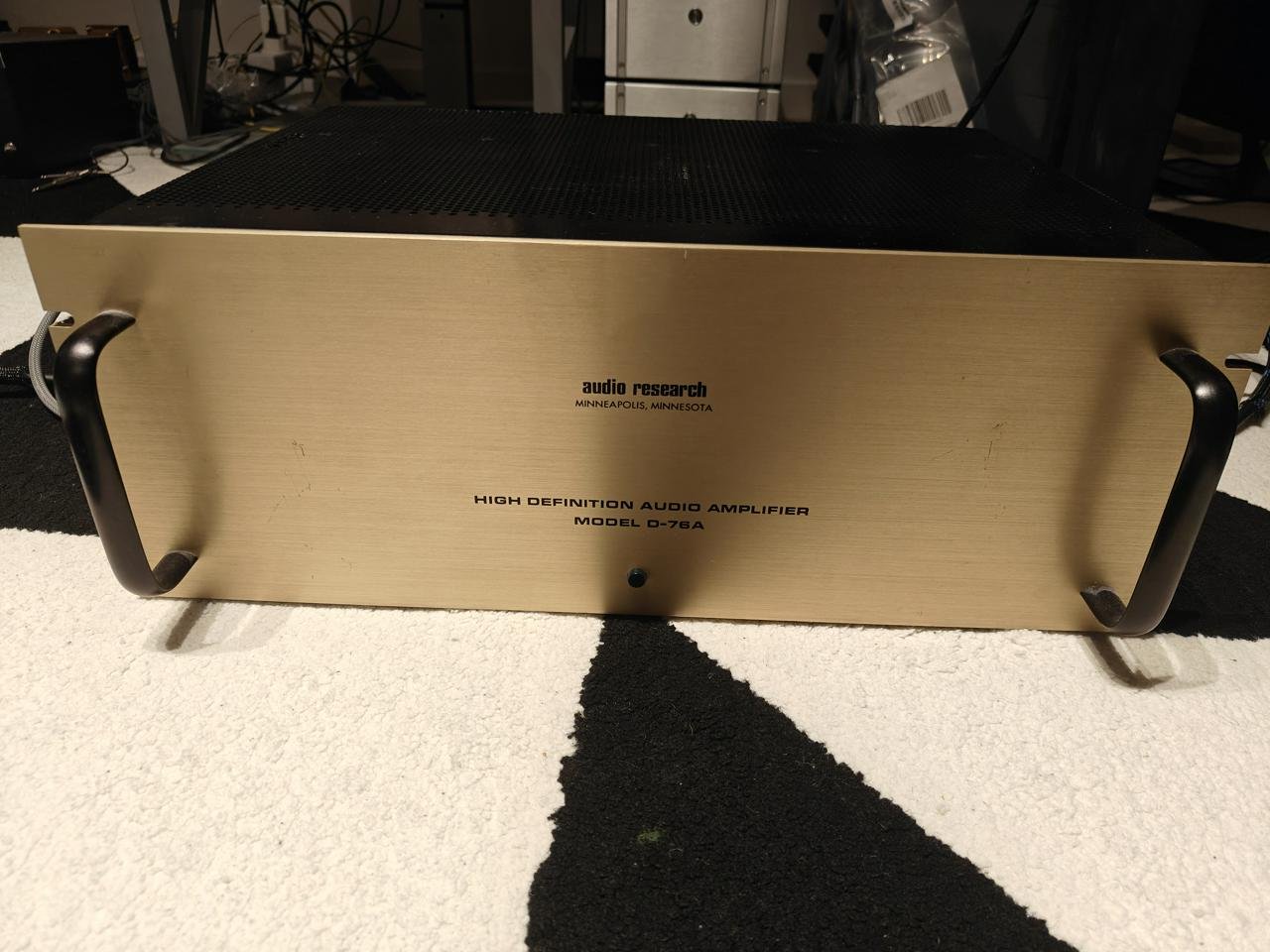 Audio Research D-76A