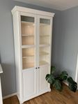 Ikea vitrinskåp med belysning