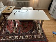 Stabilt skrivbord 