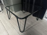 Glasbord med metallben
