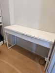 Ikea BESTÅ BURS skrivbord 120x40 högglans vit