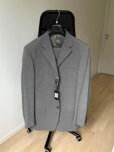 Ljusgrå kostym – Medi, Made in Italy (stl 48)