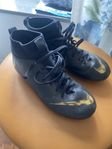 Nike fotbollskor stlk 35