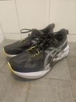 Asics Novablast 5 stl 44
