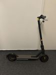 El scooter - Xiaomi mi, mycket bra.