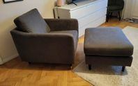 Fåtölj med fotpall