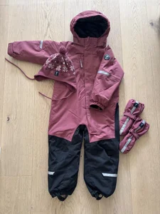 Polarn & Pyret overall med tillhörande mössa och vantar