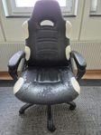 Gamingstol bortskänkes