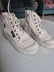 2 par snygga nya sneaker palladium och Juicy Couture