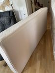 Bortskänkes, enkelsäng 90x200 cm med gavel