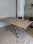 Matbord KAVE Armande 180x90 säljes senast imorgon pga flytt