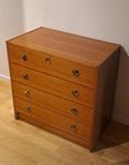 Retro teak byrå med mässingknoppar 50/60-tal